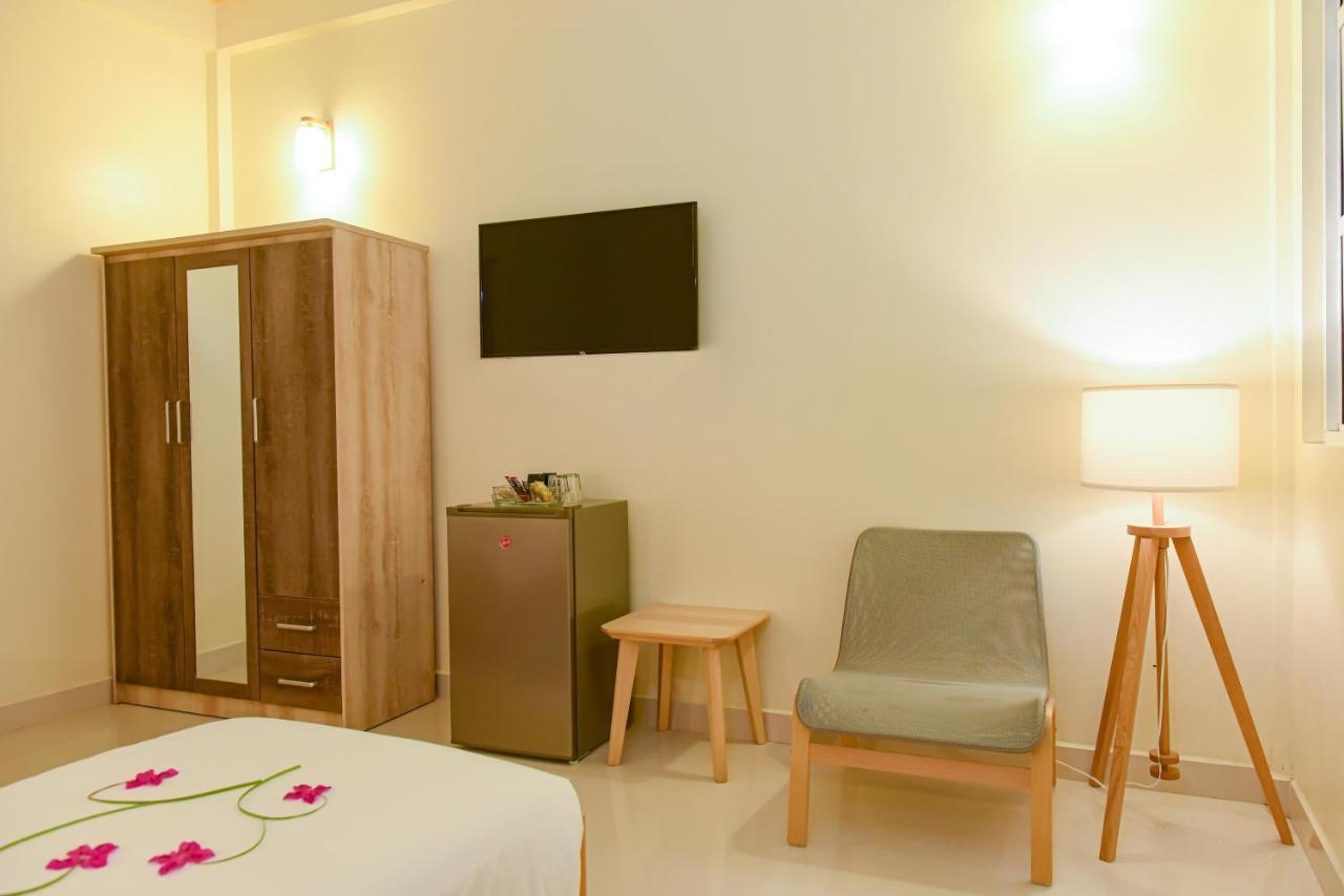 One The Island Hotel Naifaru Exterior photo