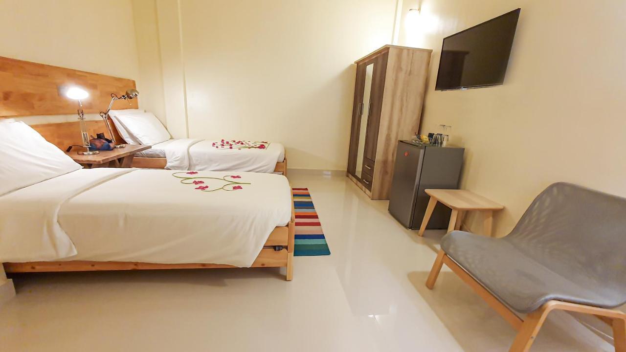 One The Island Hotel Naifaru Exterior photo