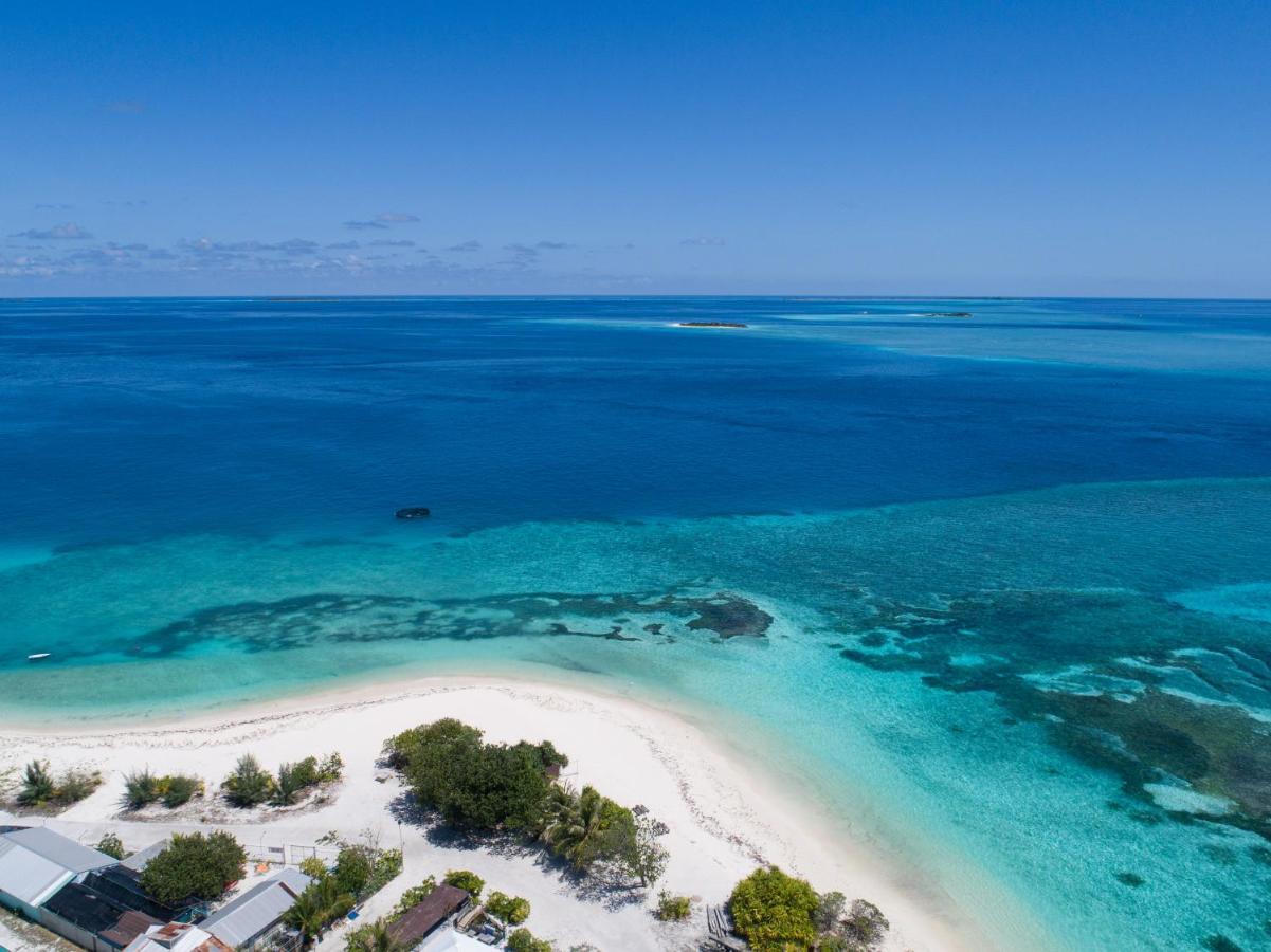 One The Island Hotel Naifaru Exterior photo