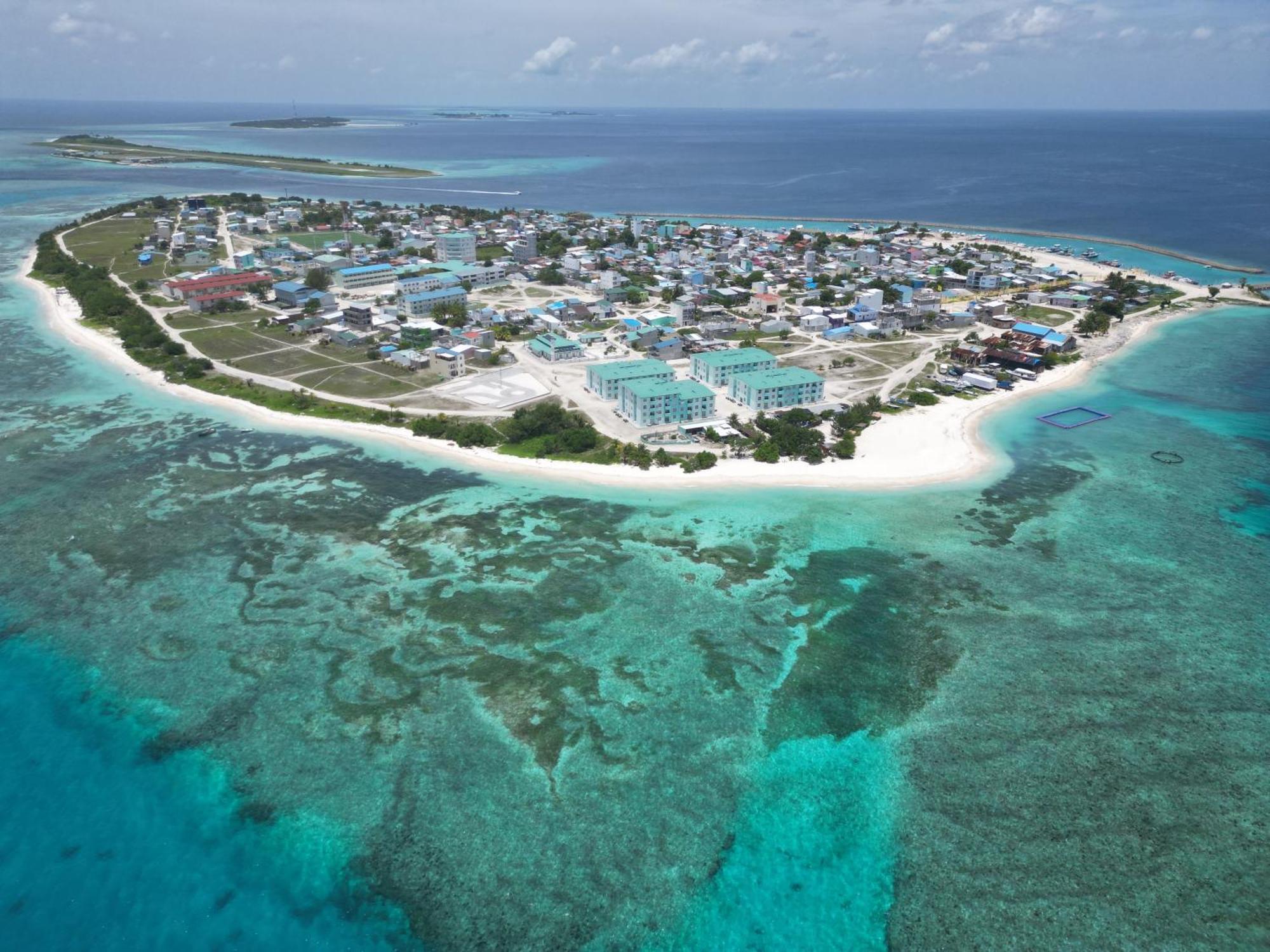 One The Island Hotel Naifaru Exterior photo