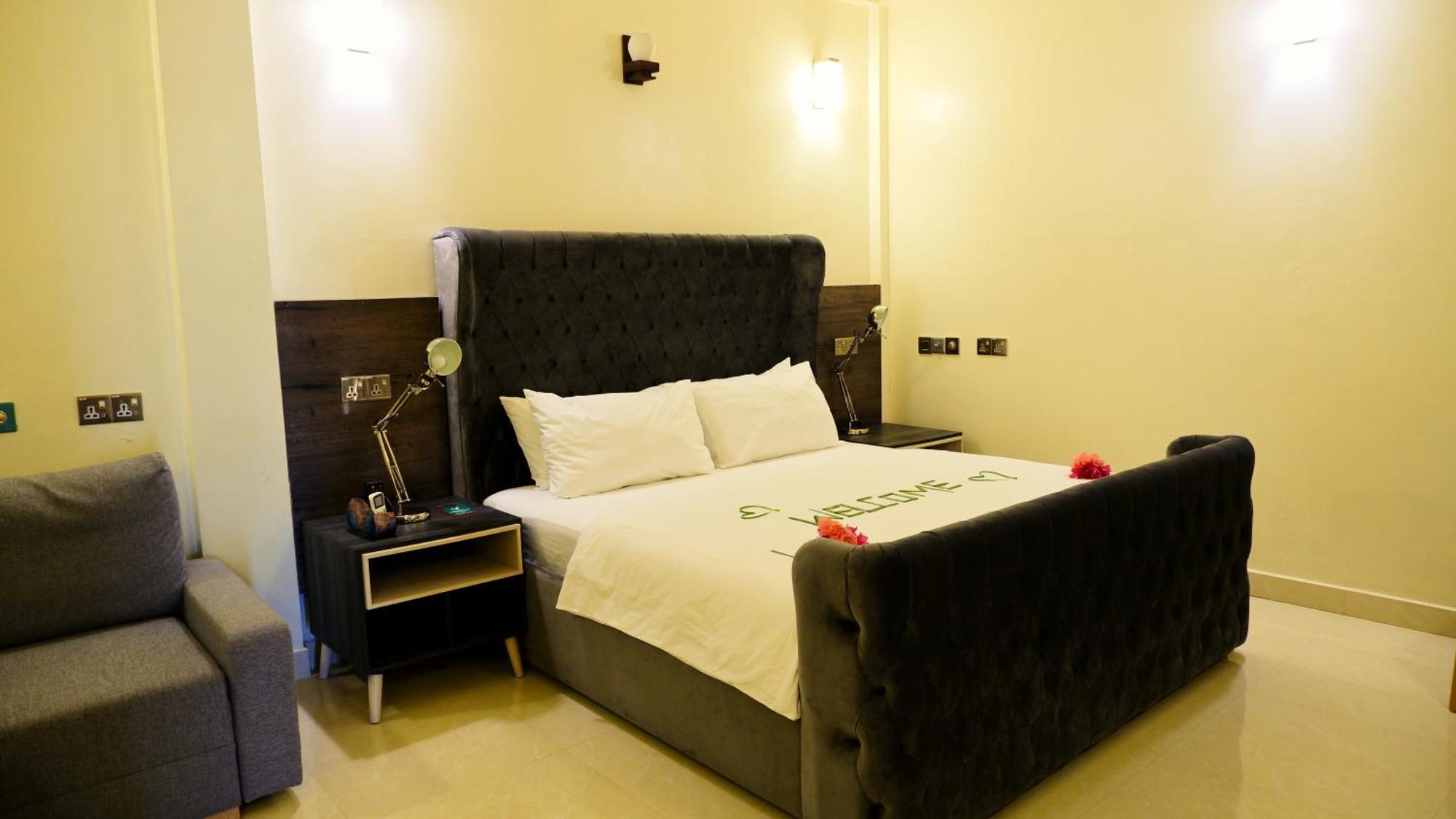 One The Island Hotel Naifaru Exterior photo
