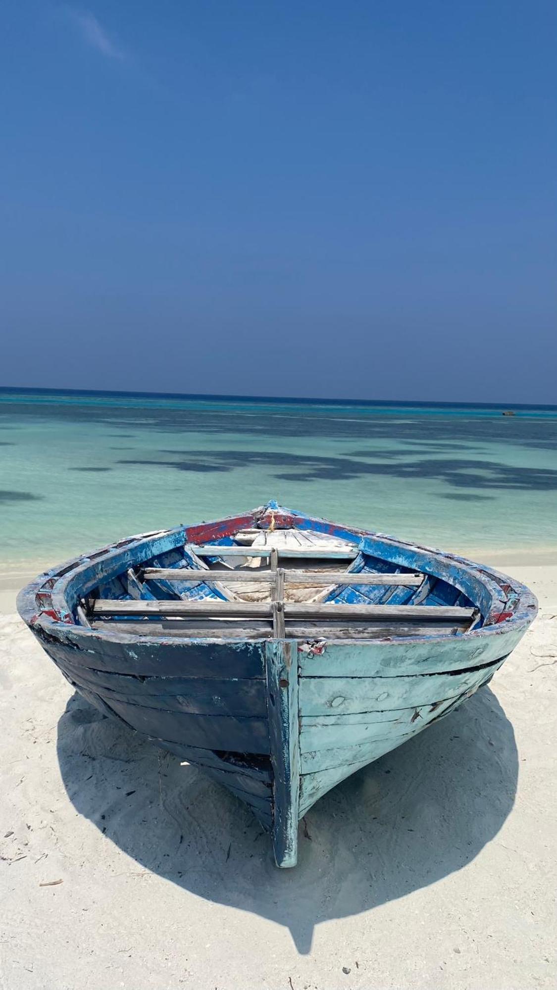One The Island Hotel Naifaru Exterior photo