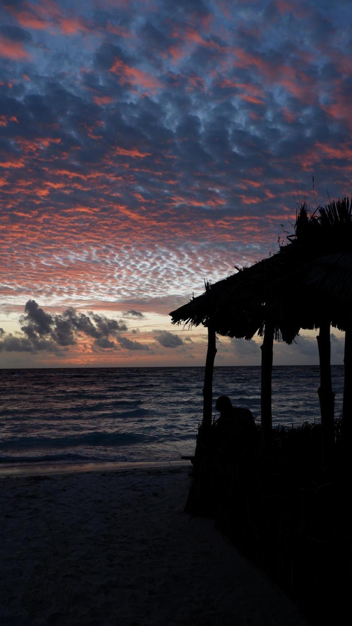 One The Island Hotel Naifaru Exterior photo