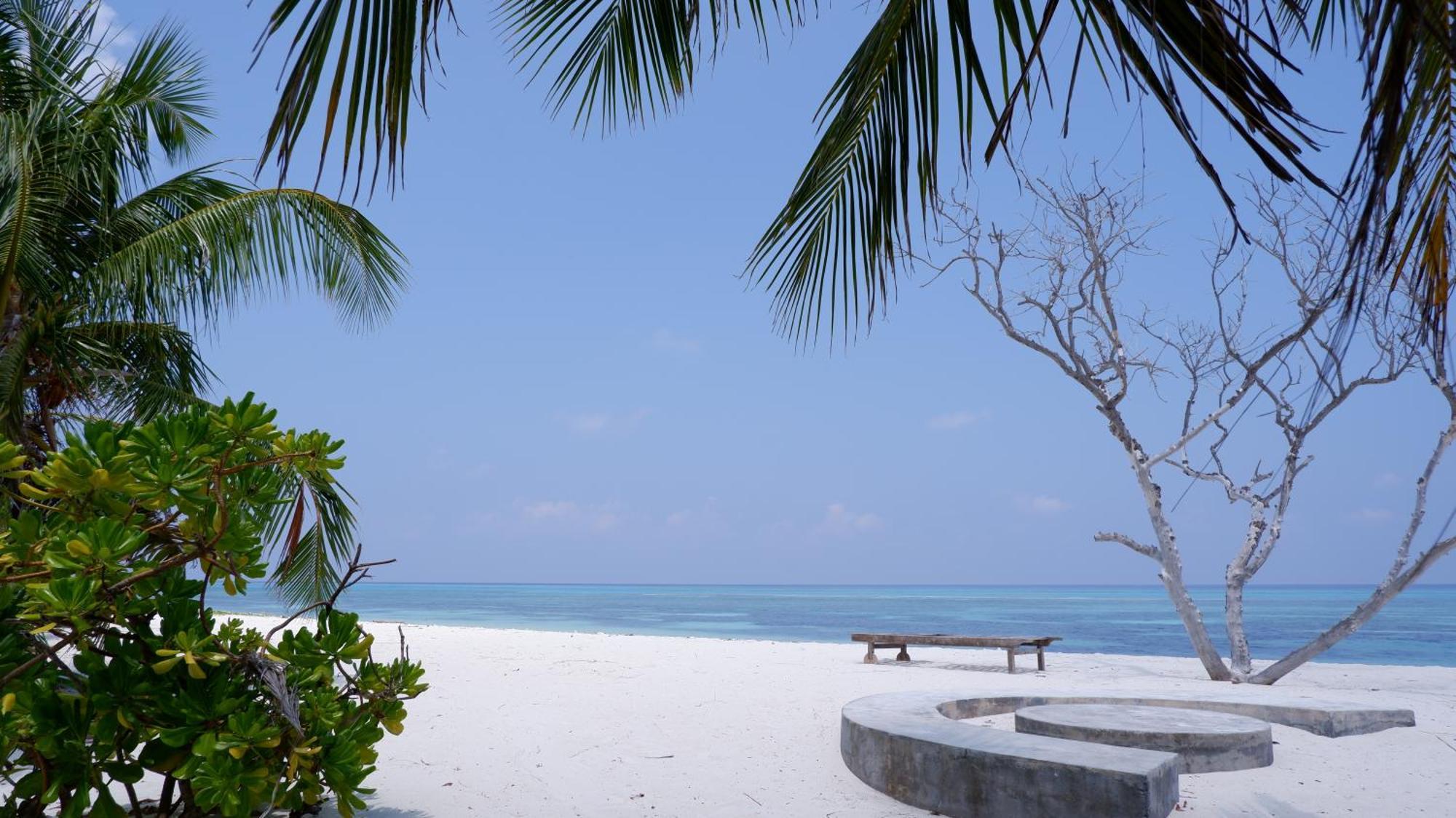 One The Island Hotel Naifaru Exterior photo